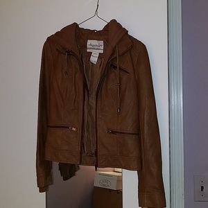 Hooded short jacket